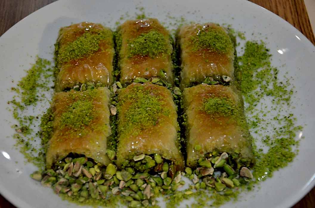 Fıstıklı Dürüm Baklava